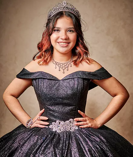 quinceañera con vestido rosa