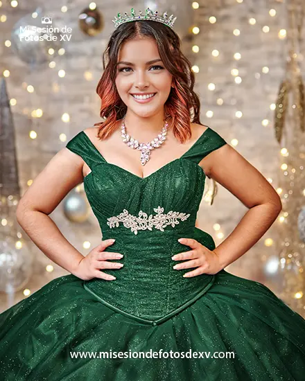 quinceañera con vestido rosa